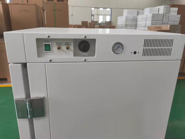 Incubatore Digitale da Laborat - Incubator Co2 Lab recensione e prezzo